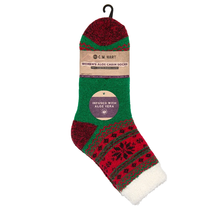 Hiking Socks for mountain walks-Cozy Cabin Xmas Snowflake Sock With Aloe - Red/Green