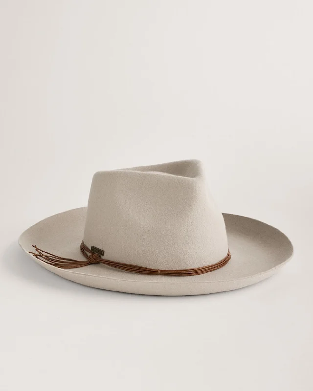 Cassandra Hat