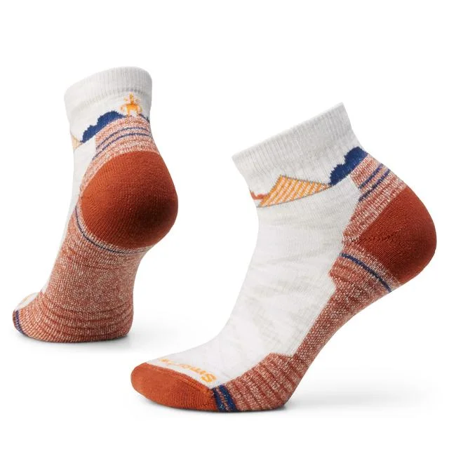 Hiking Socks for group trails-Women's Hike Light Cushion Clear Canyon Pattern Ankle Socks